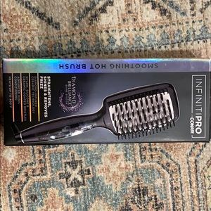 Infiniti Pro ConIr smoothing brush